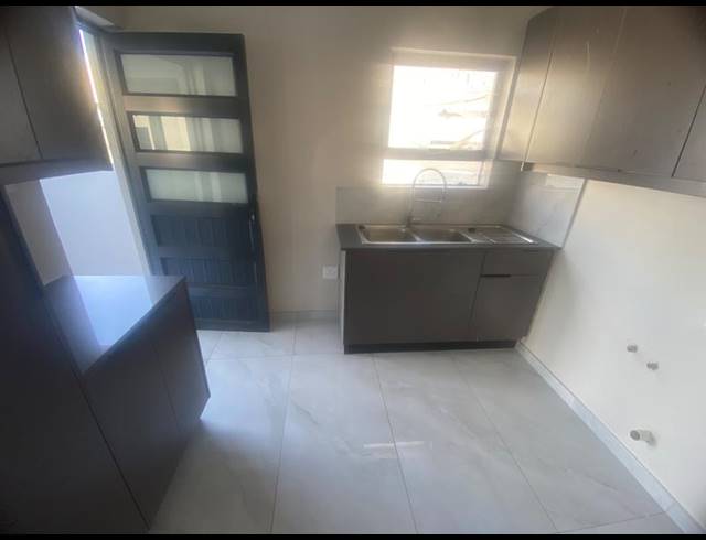 4 BEDROOM HOUSE FOR SALE IN AERORAND